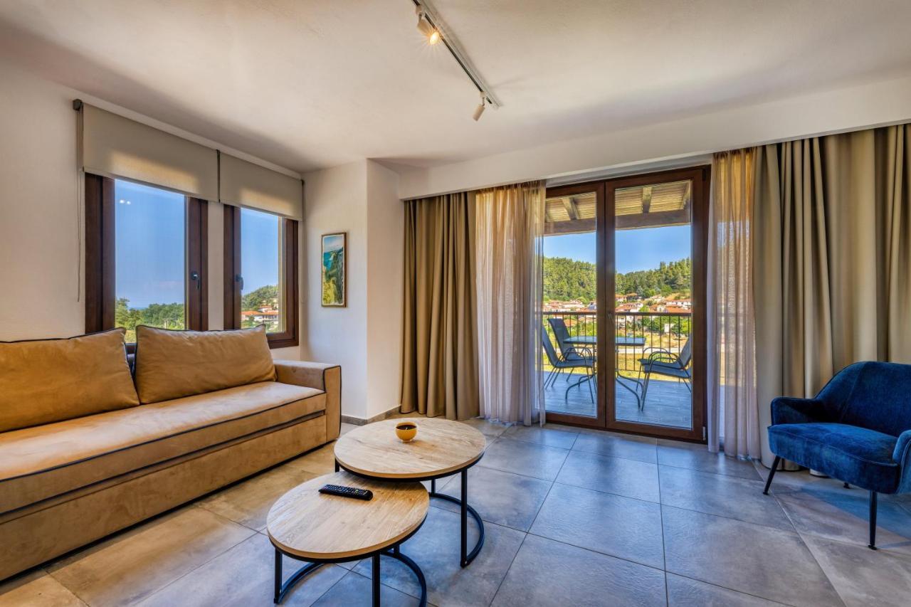 Penelope Luxury Suites Fourka Exterior photo