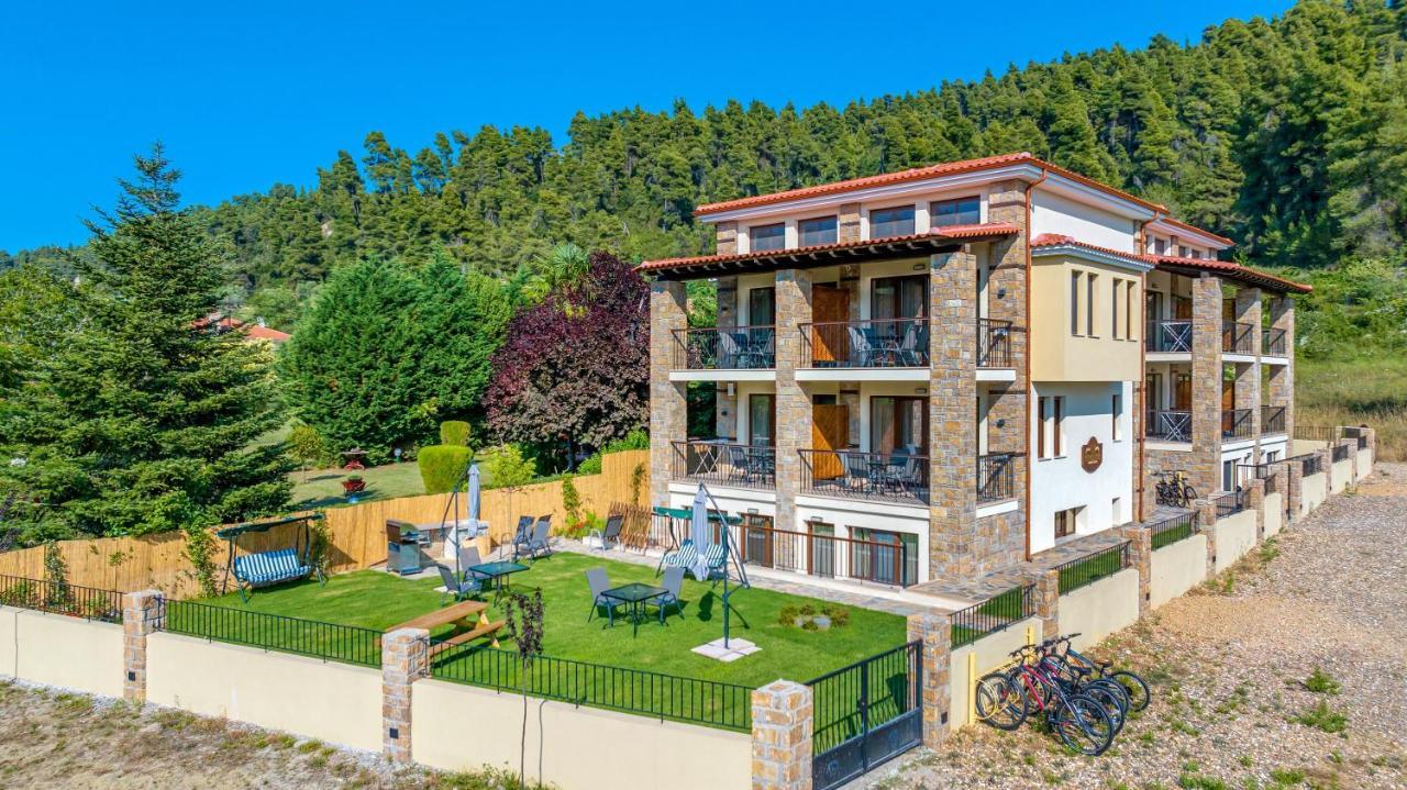 Penelope Luxury Suites Fourka Exterior photo