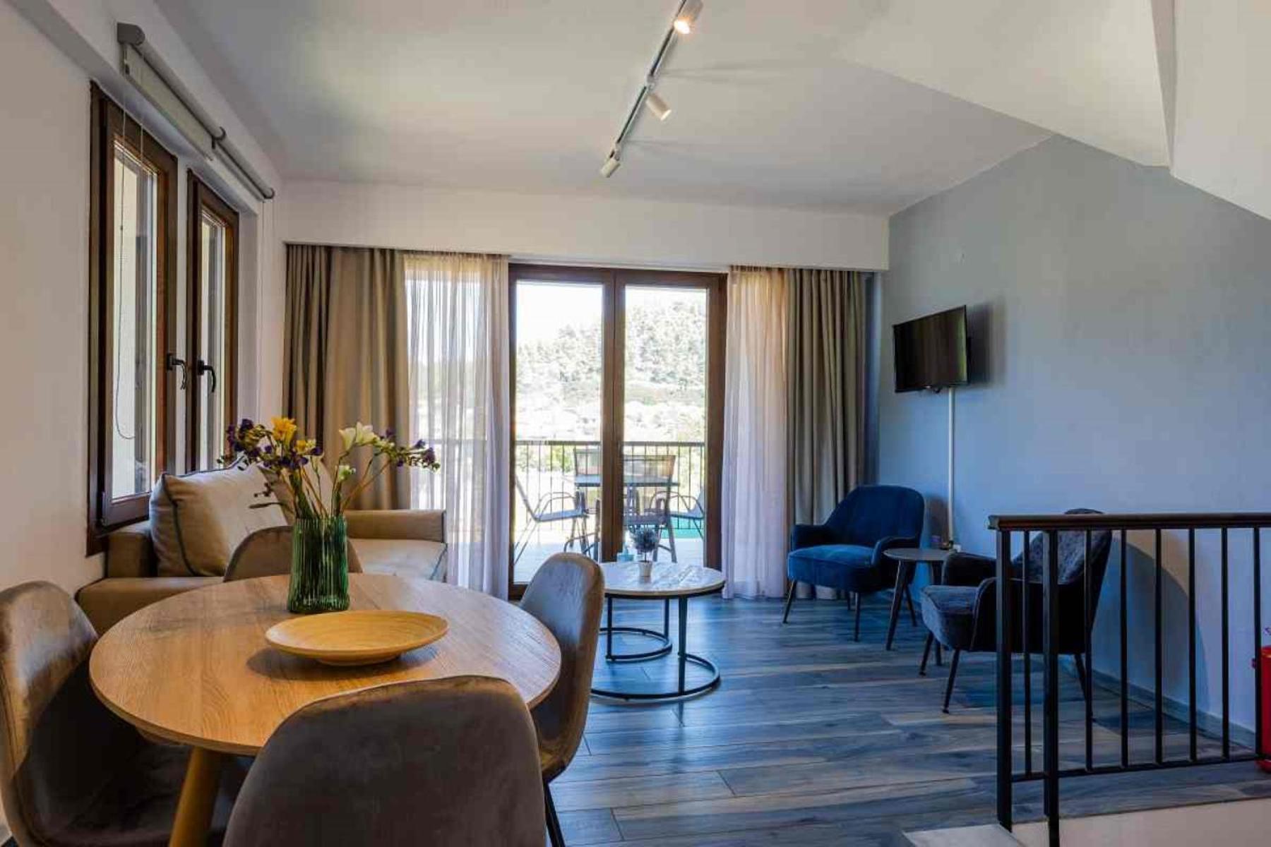 Penelope Luxury Suites Fourka Exterior photo