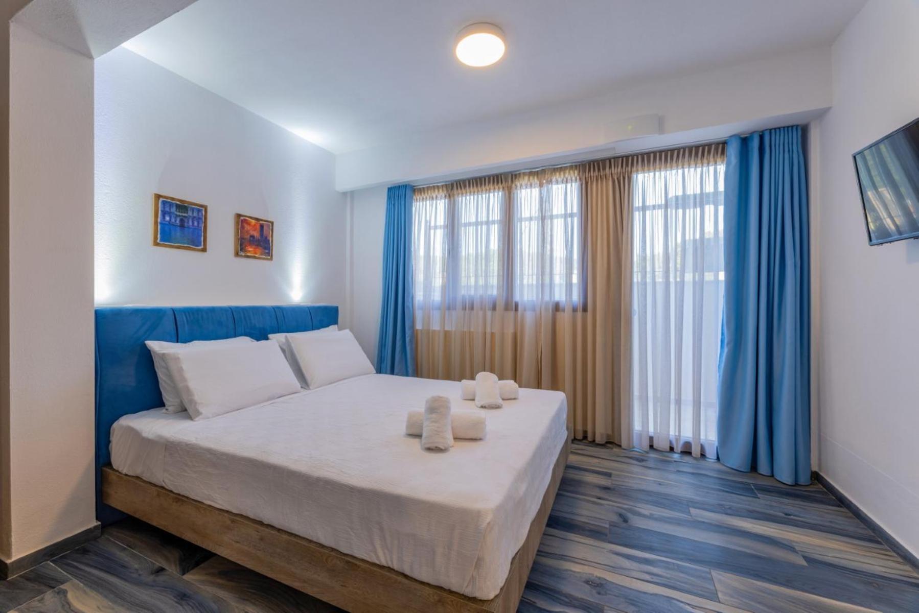 Penelope Luxury Suites Fourka Exterior photo
