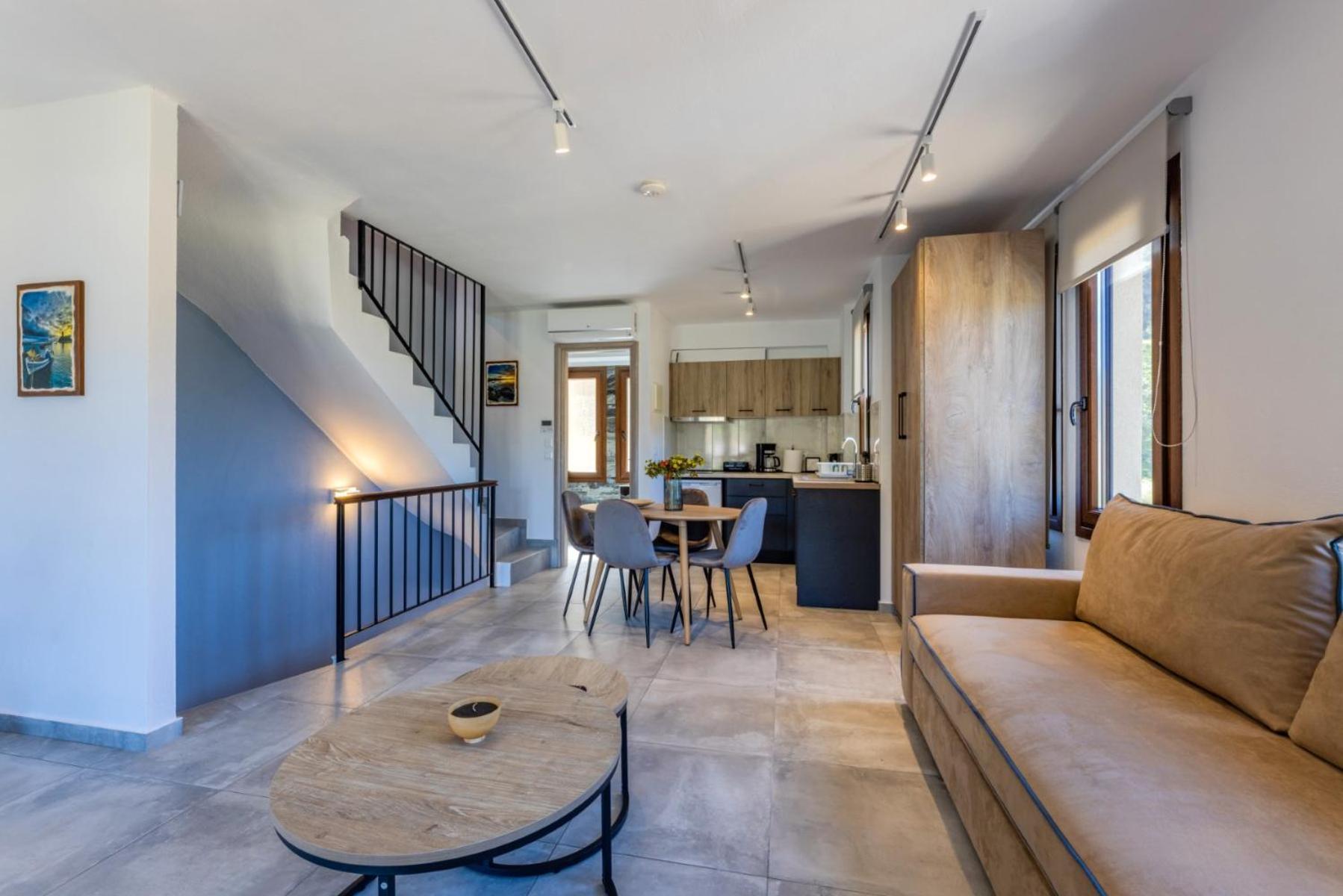 Penelope Luxury Suites Fourka Exterior photo