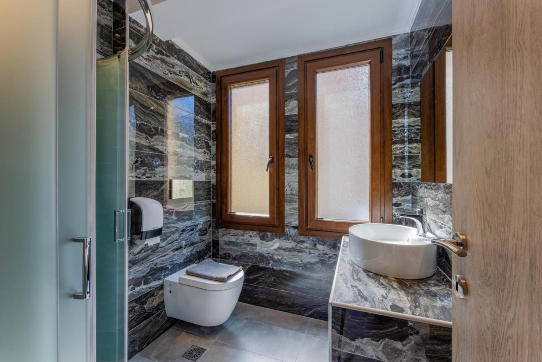 Penelope Luxury Suites Fourka Exterior photo