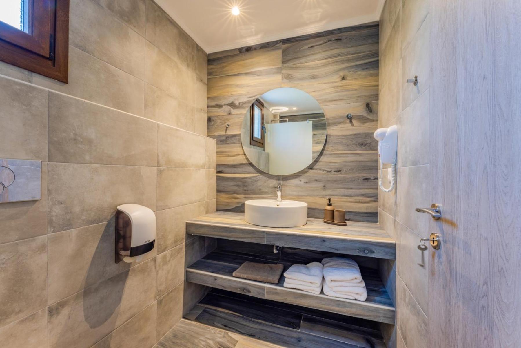 Penelope Luxury Suites Fourka Exterior photo