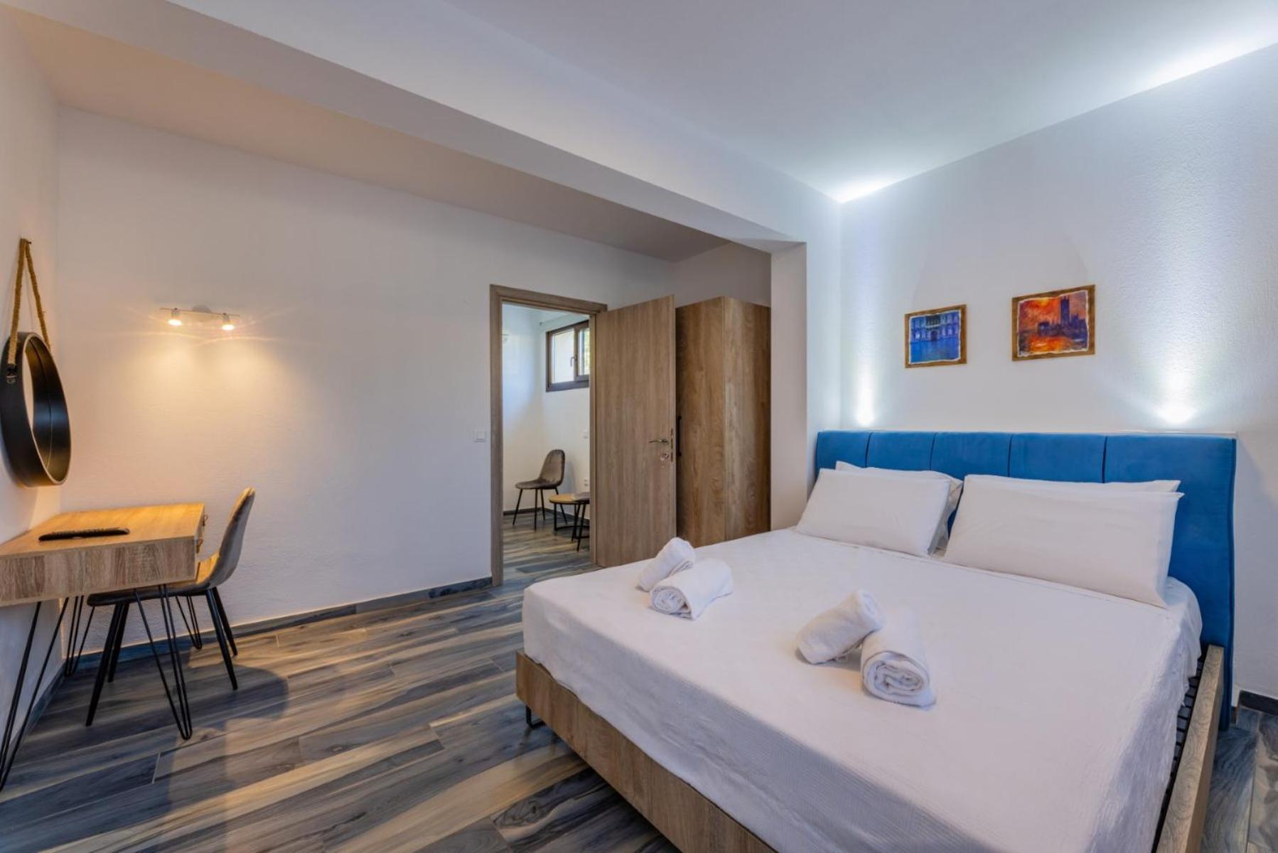 Penelope Luxury Suites Fourka Exterior photo