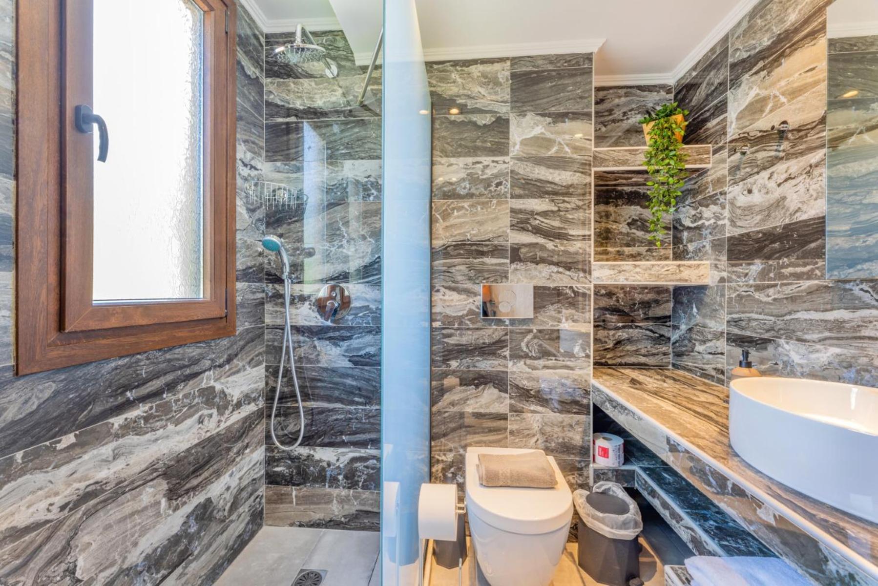 Penelope Luxury Suites Fourka Exterior photo